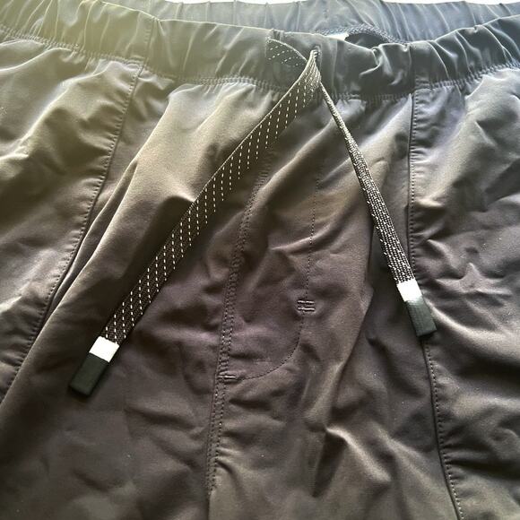 Fabletics Black Men's Joggers - Picture 13 of 14